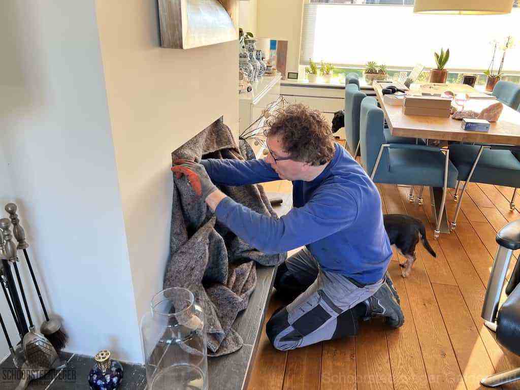 Schouwveger Gelderland kleed schoorsteenreiniger Schouwveger Gelderland kleed schoorsteenreiniger